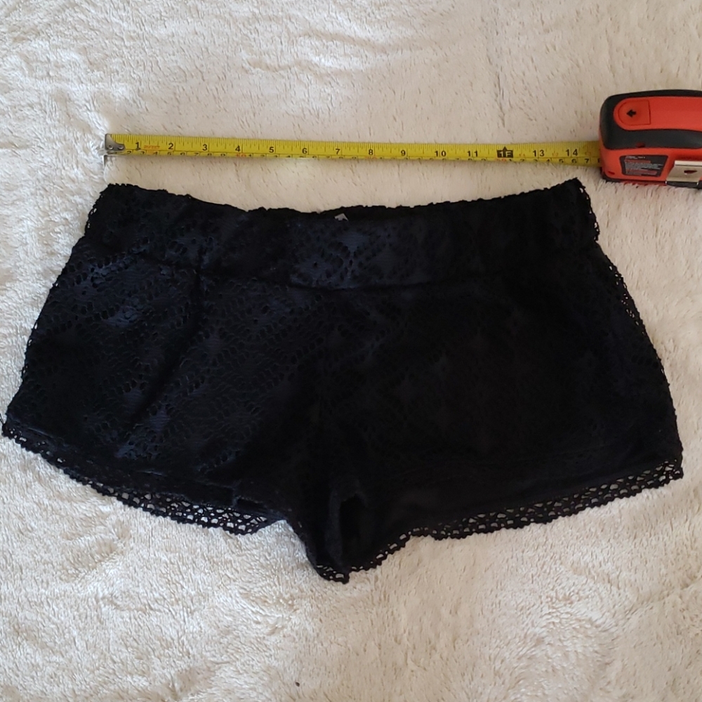 Miken Laced Lined Shorts size medium